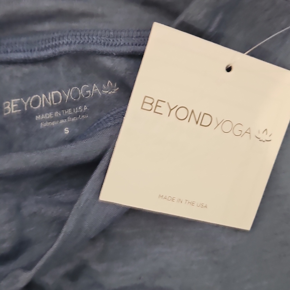 Beyond Yoga Set - Picture 5 of 5